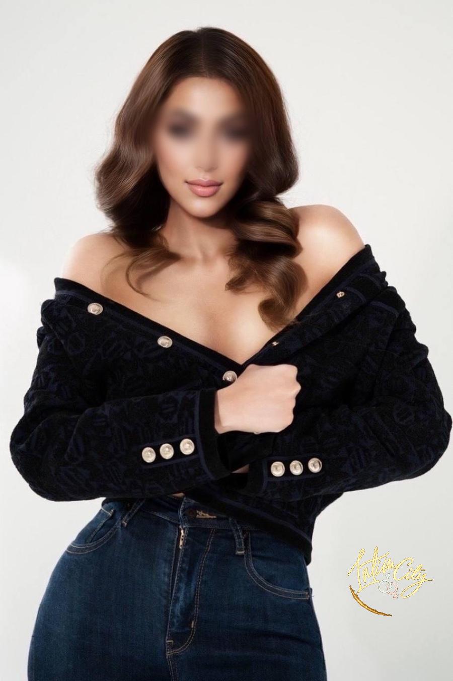 Stunning Indian Anita available in Mayfair. London Escort